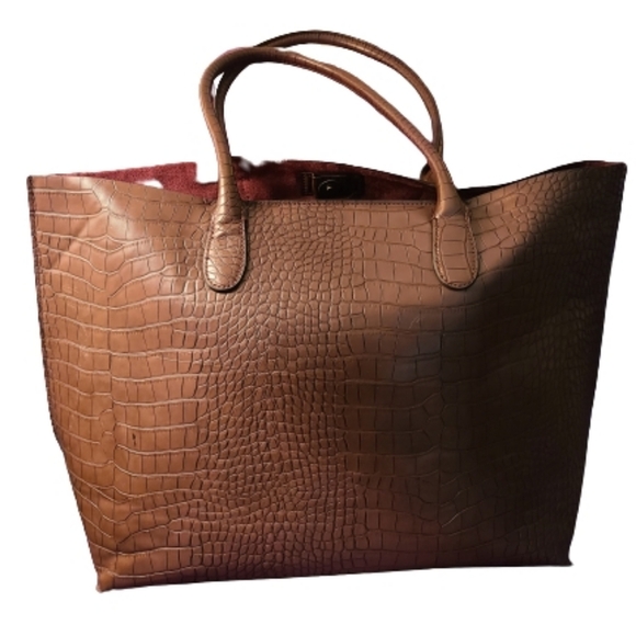 H& M Handbags - NEW H&M Faux Crocodile texture Tote